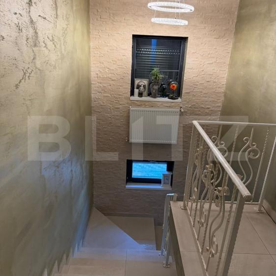 Casă individuală cu 3 camere cu Canalizare în Bucium