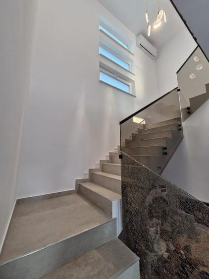 Vila lux, str Pădurii-Lebada, 5 camere, 3 bai, curent 380 kw, COMISION  0padurii - 13