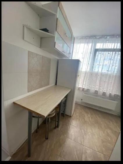 Garsoniera mobilata si luminoasa  Astra - 4