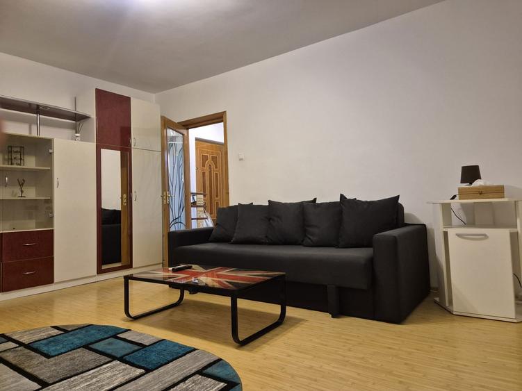 Garsoniera mare 40 mp de inchiriat in bloc de apartamente - 1