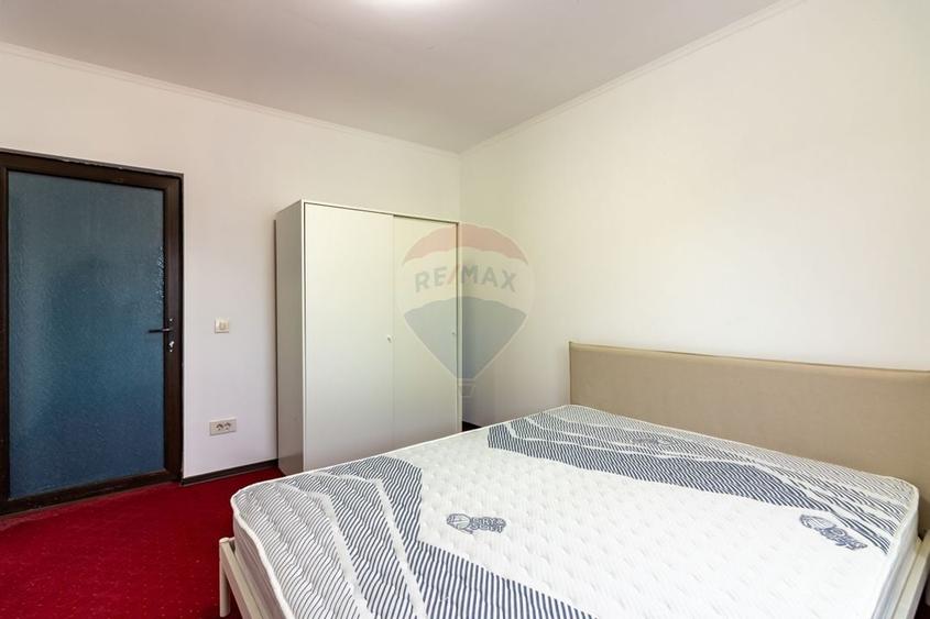 Spațiu comercial de vanzare în Voluntari, stradal, randament 10,7/an - 5