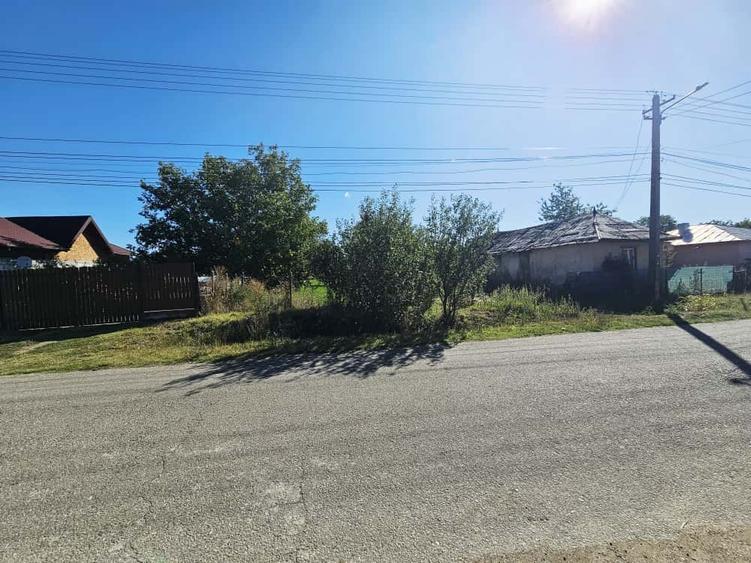 Teren intravilan 1.585 mp, cu utilități la hotar –Gherghița–Ungureni - 9