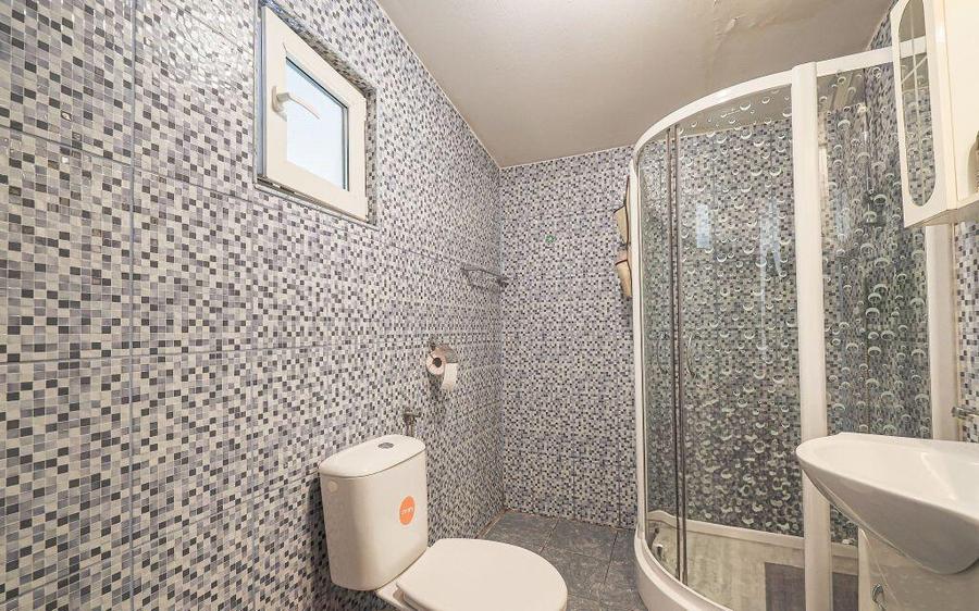 Rezervat Casa renovata cu 3 camere din caramida in ... - 2