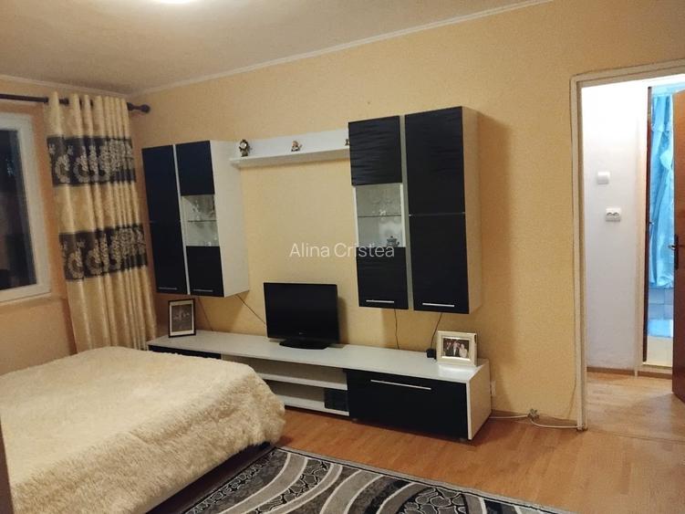 Basarabia - 3 camere , 2 bai, posibilitate montare centrala