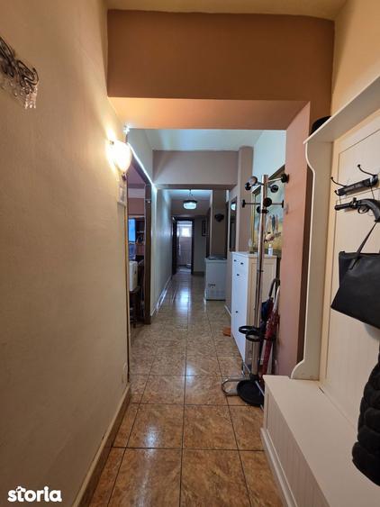 Apartament spa?ios -Etaj 2- Electroputere Mall -Oportunitate-90mp - 5