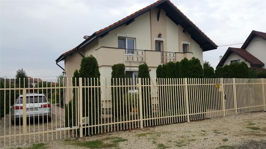 Casa individuala - 5 camere - dormitor la parter - 792 mp teren - 1