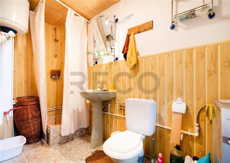 Pensiune cu 10 camere si 3700 mp teren, Arieseni - 10