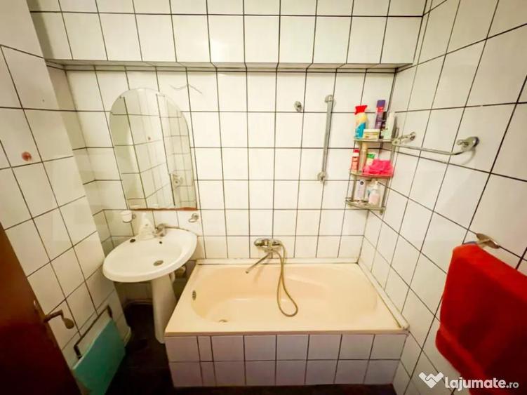 Apartament cu 4 camere, decomandat, zona Decebal - 9