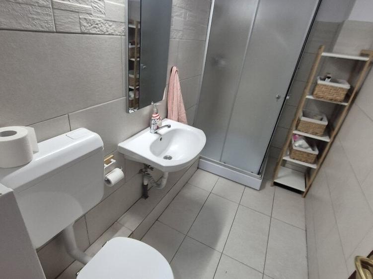 Unirii, Zepter, P-ta Alba Iulia, semistradal, randul 2 de blocuri, liniste - 13