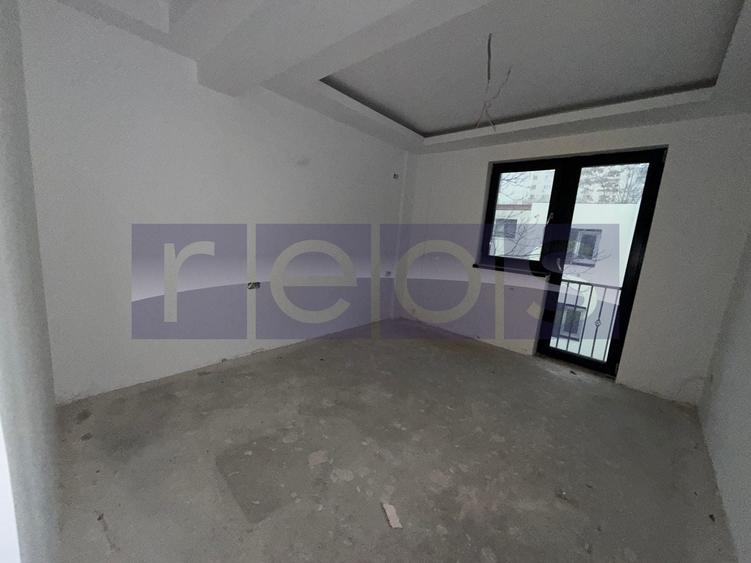 Casă individuală cu 14 camere cu Canalizare în Vitan
