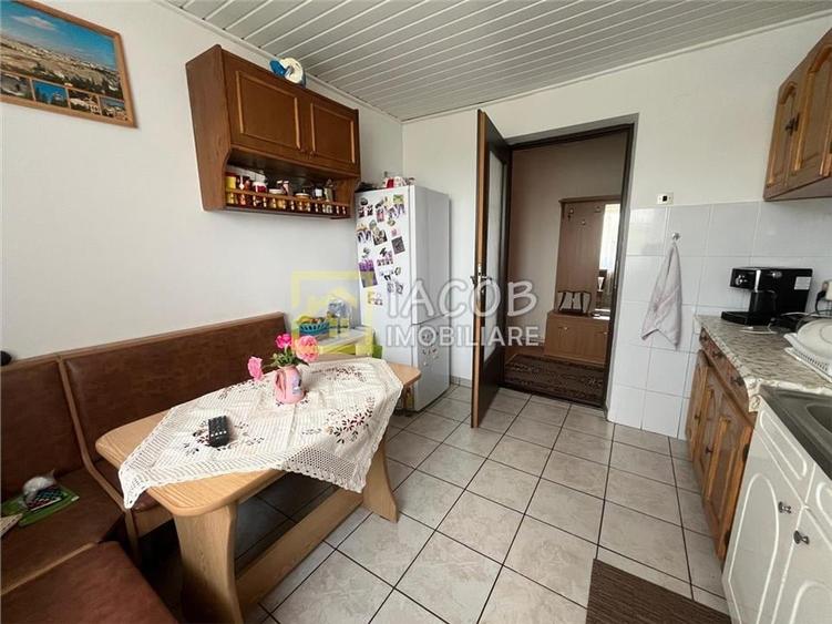 Casa cu 1690 mp teren, vie pe rod, comuna Sarata, jud. Bacau - 17