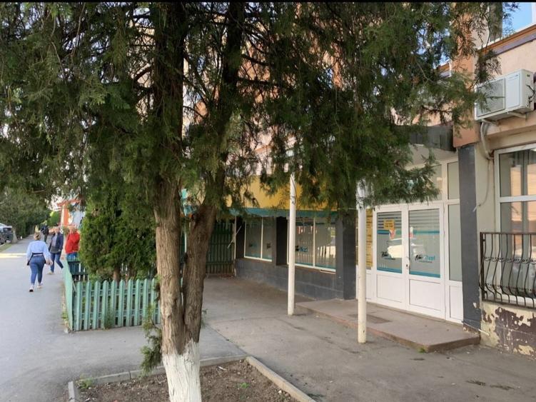 Inchiriez spatiu Targu Bujor- Galati, 105mp - 1