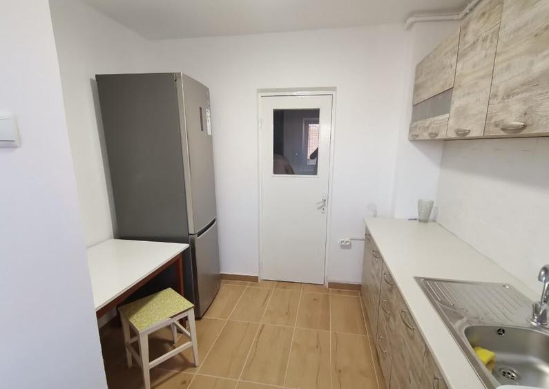 INCHIRIEZ apartament 2 camere decomandat,renovat,zona Mihai Viteazul - 10