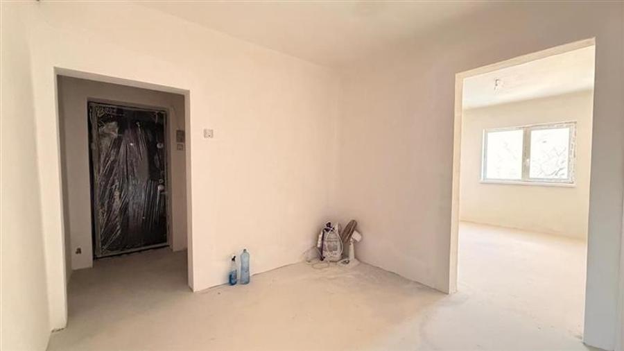 Apartament cu 3 camere, 2 bai, UMF CENTRU, decomandat, bloc din 1980 - 3