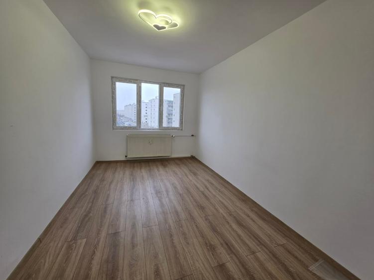 Dristror, chiar la metrou, 10 minute mall Park Lake, bloc 1978 - 6