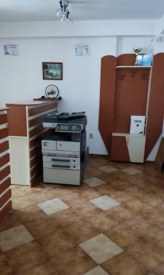 Inchiriem spatiu-birou- salon - 11