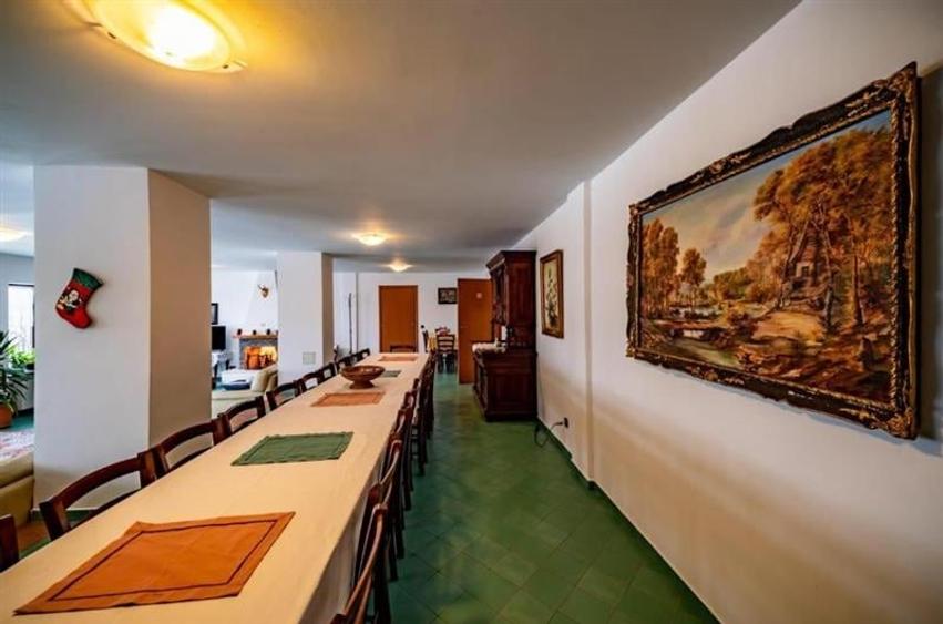 Pensiune:3 km de Castelul Bran, 2.900mp teren, aviz ISU, predare la cheie - 9