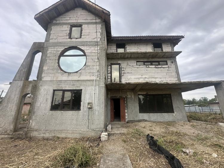 Casa la rosu cu teren 1248 mp | Misleanu, Ialomita | Comision  Cumparator 0 | - 1