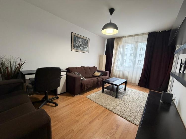Apartament 3 camere decomandat, mobilat si utilat langa metrou - Str. Prevederii - 1
