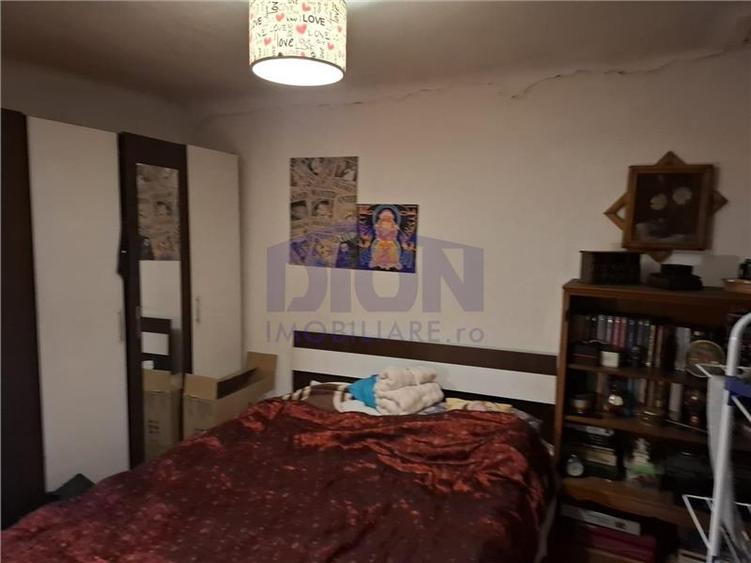 Casa Voluntari  - zona  Ardealului - Politie - caramida , de renovat / demolat , - 4