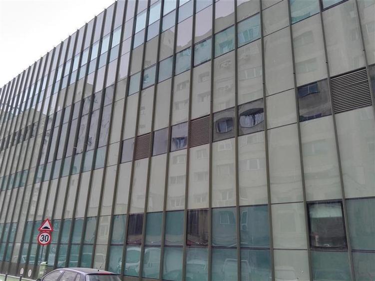 Vanzare cladire pe etaje - pretabil clinica, spital - 12