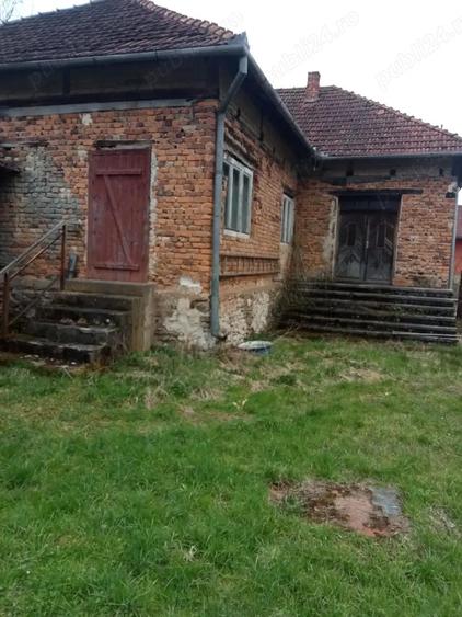 Vand casa 4 camere cu gradina 2.885 mp. Cristioru de Jos, Bihor, E 79, centrul comunei - 8