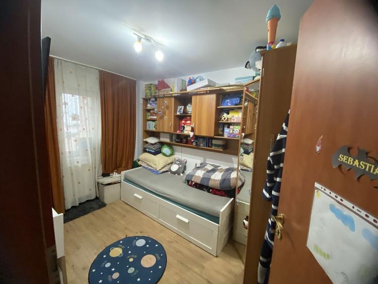 Vand apartament 3 camere- zona centrala - 4