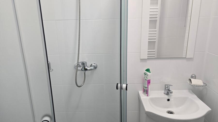 Inchiriez spatiu in Deva, zona Spitalul Judetean, suprafata utila  20 mp - 7