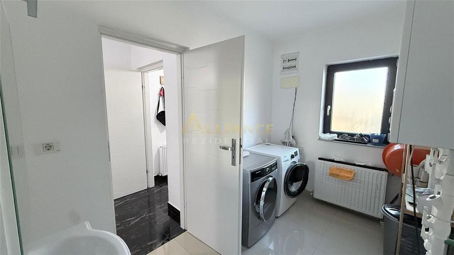 Casa Individuala - 4 camere - 2 bai - 250mp teren - 5