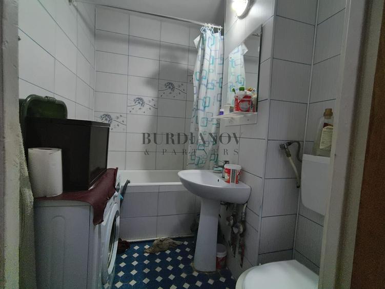 Apartament cu 3 camere decomandat în Doamna Ghica