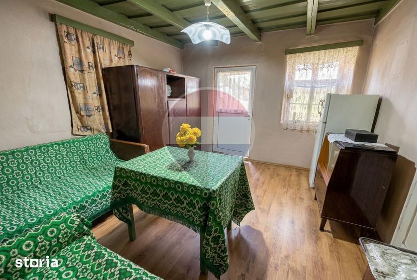 Casă cu 2 camere cu Teren 3618 Mp în Moldovenești