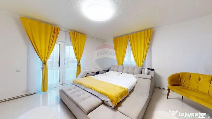 Casă cu 7 camere cu Teren 1075 Mp în Cristian