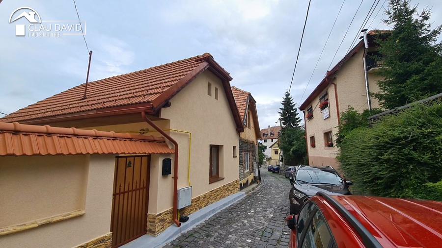 Casă individuală cu 3 camere cu Canalizare în Schei
