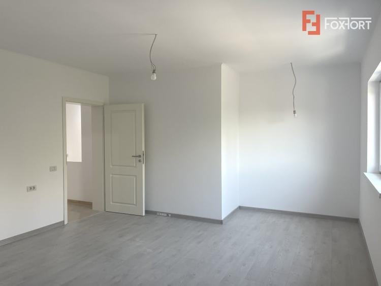 Duplex cu 4 camere cu Canalizare în Moșnița Veche