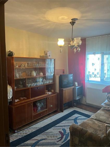 Apartament cu 3 camere decomandat în Calea Timișoarei