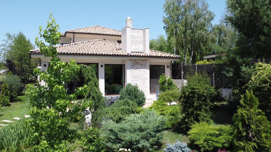 Casă individuală cu 4 camere cu Teren 1500 Mp în Corbeanca