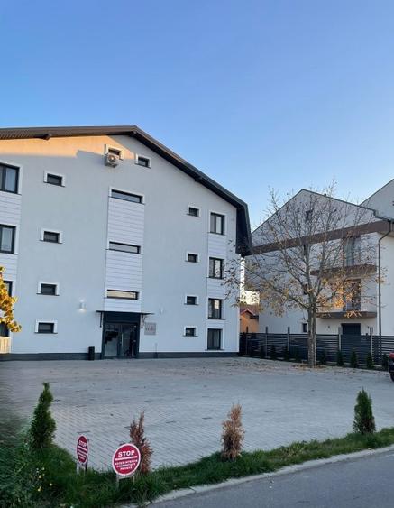 Apartament cu 4 camere decomandat, mobilat în Mogoșoaia