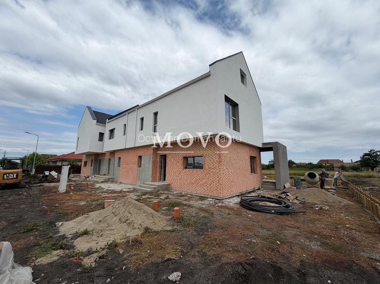 Triplex in Sacalaz | Finisaje premium | 3 camere | Asfalt | 2 terase