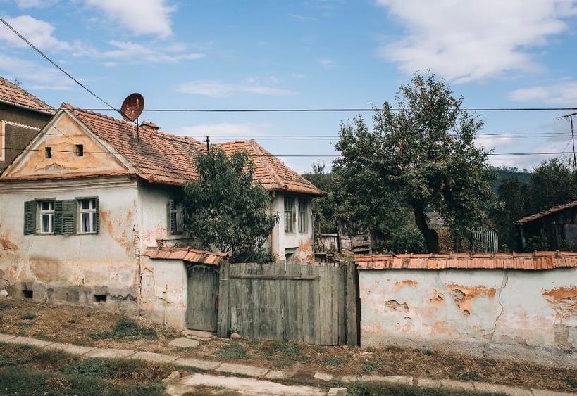 Casă individuală cu 3 camere cu Teren 1700 Mp în Țapu