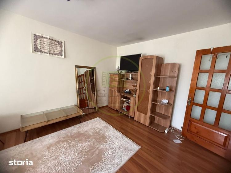 Apartament cu 4 camere decomandat, mobilat în Rovine