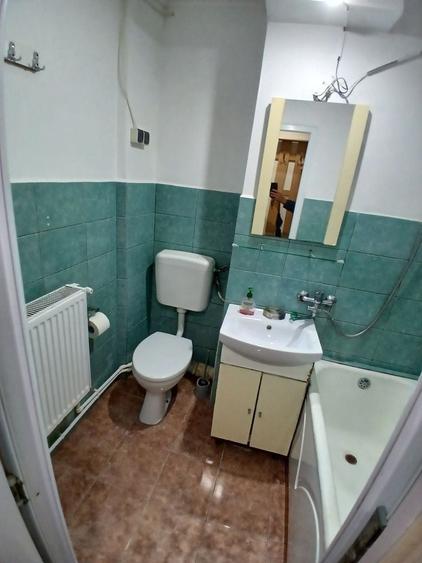 Apartament cu 2 camere semidecomandat în Inel II