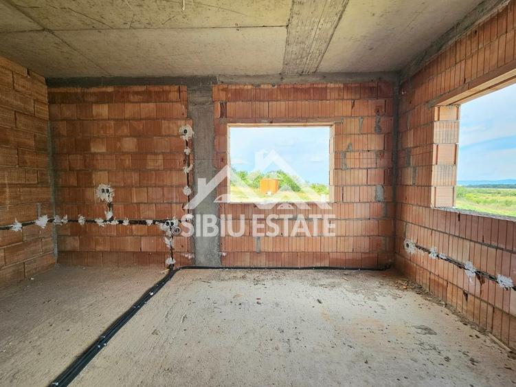 Duplex cu 4 camere cu Canalizare în Arhitecților - Calea Cisnădiei