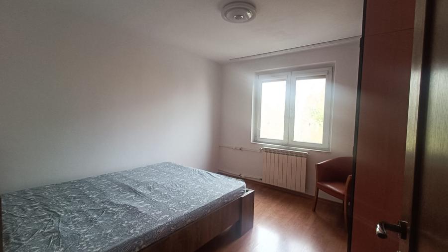 Apartament cu 3 camere decomandat, mobilat în Dristor