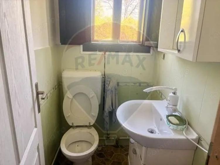Casă cu 3 camere cu Teren 6039 Mp în Desești
