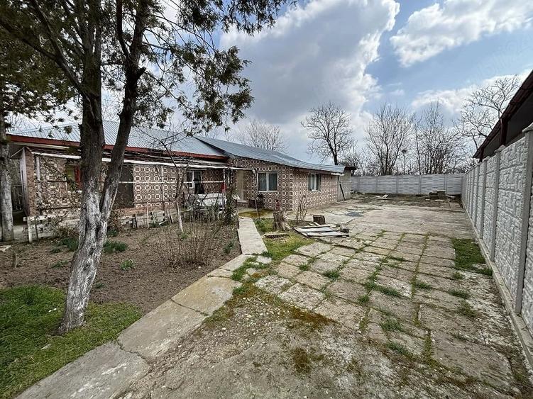 Casă cu 3 camere cu Teren 500 Mp în Central