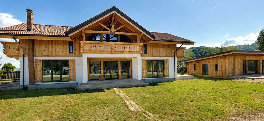 Casă individuală cu 7 camere cu Piscina în Exterior Vest