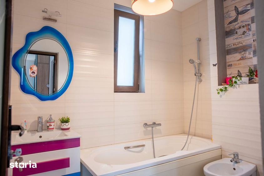 Casă cu 5 camere cu Canalizare în Central