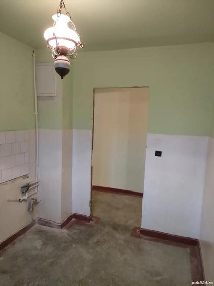 Vand apartament 2 camere Petro?ani - 5