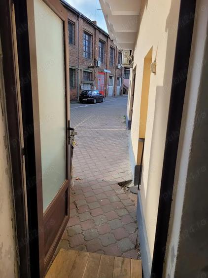 Spatiu comercial in pozitie centrala, 170m2, cu vedere la strada - 4