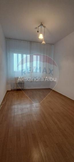 Inchiriere apartament 4 Camere decomandat - Metrou Piata Victoriei
